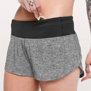 Lululemon Speed Up Low-Rise Lines Short 2.5" size 2